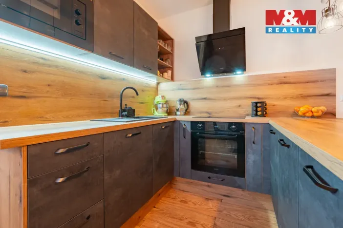 Prodej bytu 3+1, Vyšší Brod, Poschoďová, 92 m2