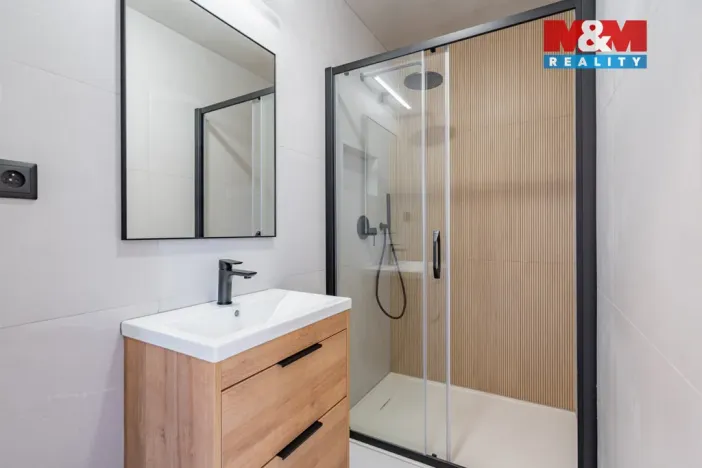 Prodej bytu 2+1, Český Krumlov - Plešivec, Sídliště Plešivec, 57 m2