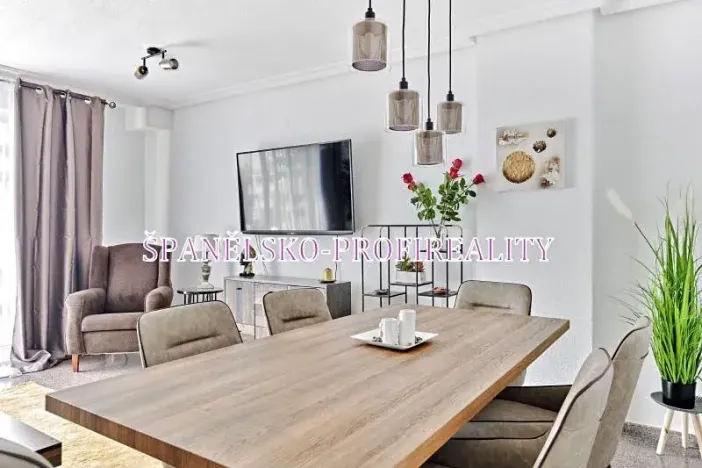 Prodej bytu 3+1, Torrevieja, Španělsko, 100 m2