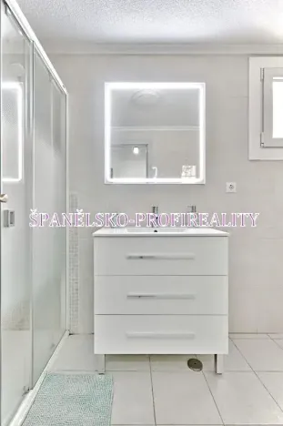 Prodej bytu 3+1, Torrevieja, Španělsko, 100 m2