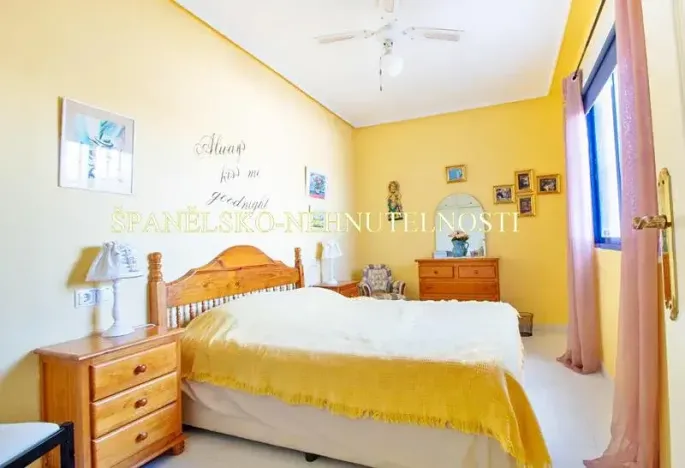 Prodej bytu 4+kk, Torrevieja, Španělsko, 61 m2