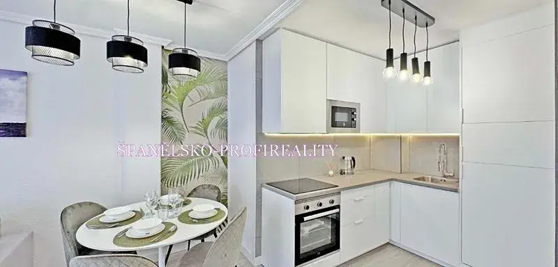 Prodej bytu 3+kk, Torrevieja, Španělsko, 75 m2