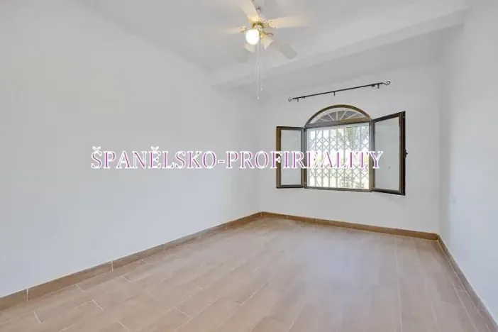 Prodej bytu 4+kk, Alicante, Španělsko, 150 m2