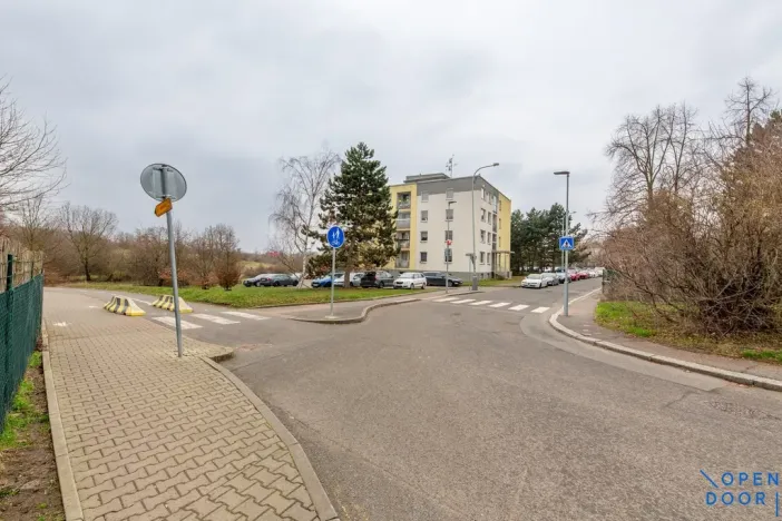 Pronájem bytu 2+kk, Praha - Kamýk, 51 m2