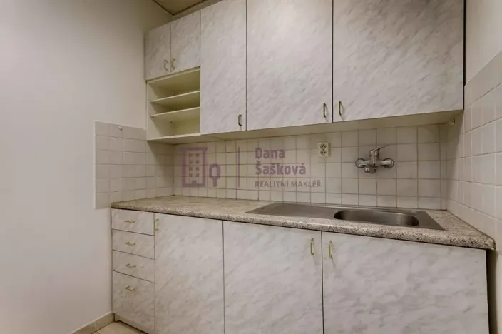Pronájem kanceláře, Jindřichův Hradec, Karlov, 28 m2