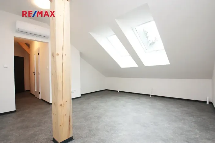 Pronájem bytu 2+kk, Kolín, Kmochova, 44 m2