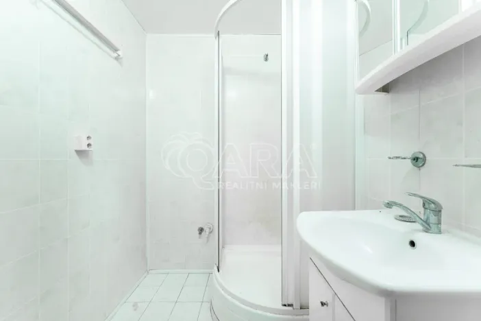 Prodej bytu 3+1, Praha - Modřany, Poljanovova, 62 m2