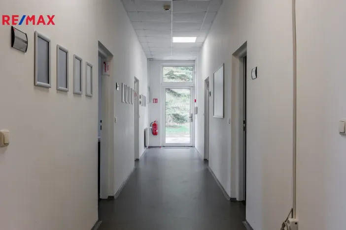 Pronájem výrobních prostor, Chodová Planá, Kyjovská, 1300 m2