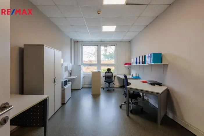 Pronájem výrobních prostor, Chodová Planá, Kyjovská, 1300 m2