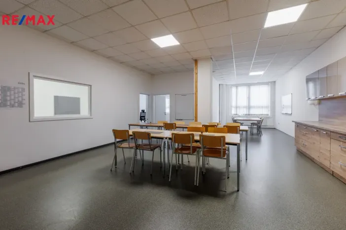 Pronájem výrobních prostor, Chodová Planá, Kyjovská, 1300 m2