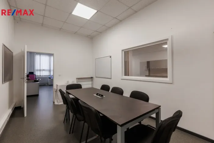 Pronájem výrobních prostor, Chodová Planá, Kyjovská, 1300 m2