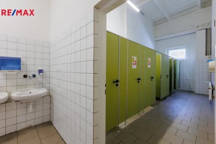 Pronájem výrobních prostor, Chodová Planá, Kyjovská, 1300 m2