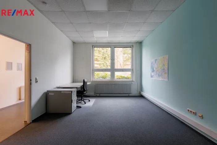 Pronájem výrobních prostor, Chodová Planá, Kyjovská, 1300 m2