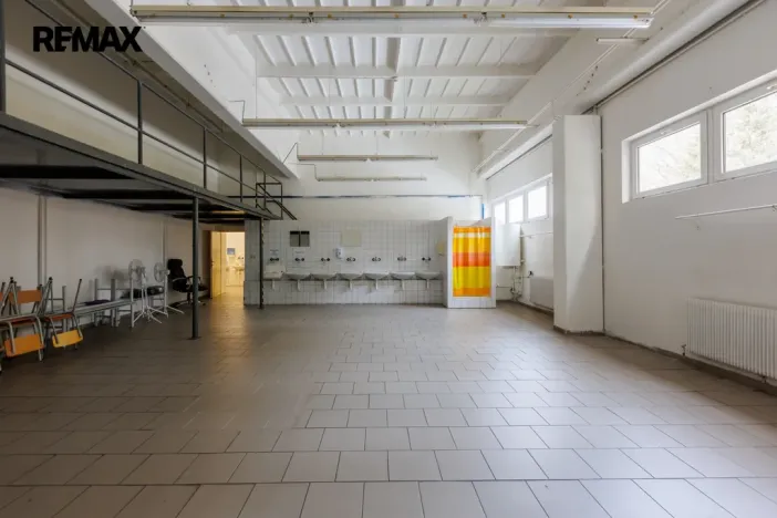 Pronájem výrobních prostor, Chodová Planá, Kyjovská, 1300 m2