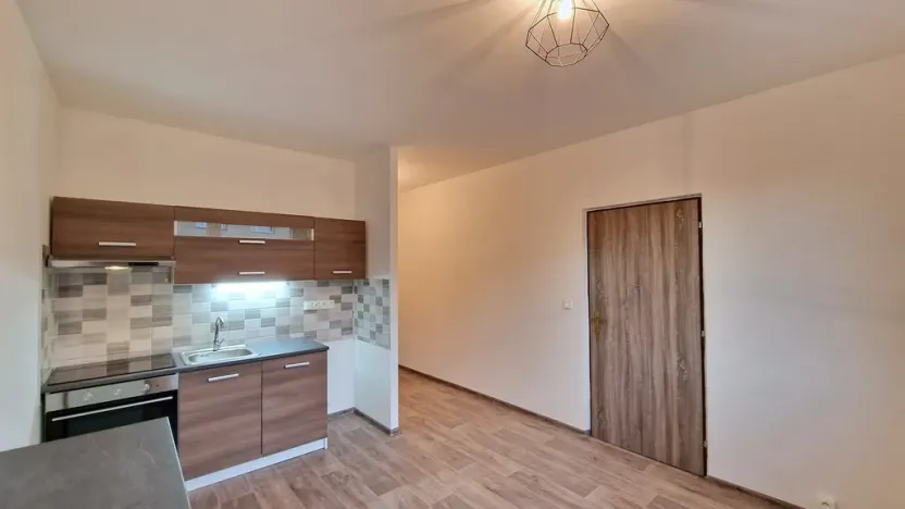 Prodej bytu 1+1, Chlumec, Tuchomyšlská, 38 m2