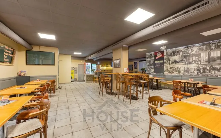 Prodej restaurace, Praha - Kobylisy, Chabařovická, 295 m2