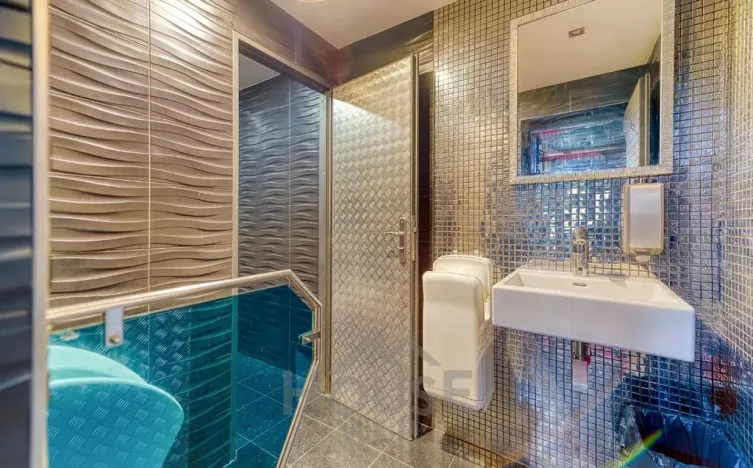 Prodej restaurace, Praha - Kobylisy, Chabařovická, 295 m2