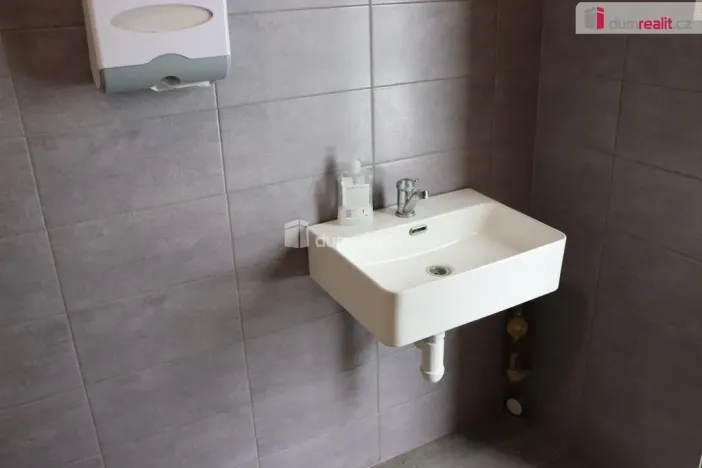 Pronájem skladu, Olomouc - Chválkovice, Libušina, 3276 m2