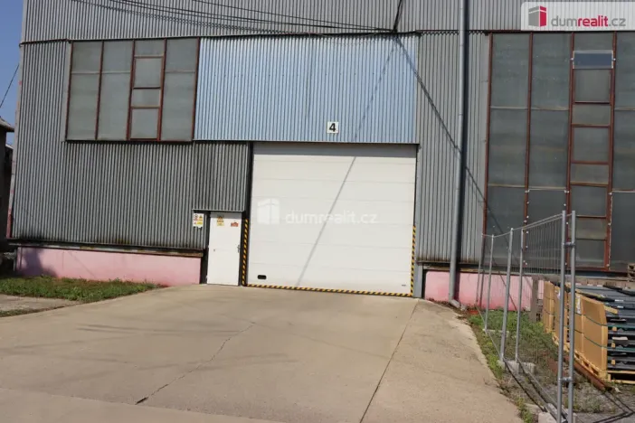 Pronájem skladu, Olomouc - Chválkovice, Libušina, 3276 m2