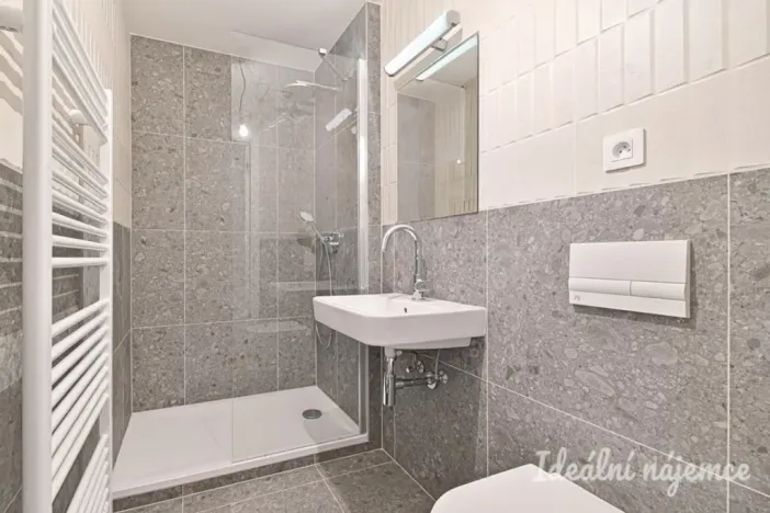 Pronájem bytu 1+kk, Brno, Bratislavská, 35 m2