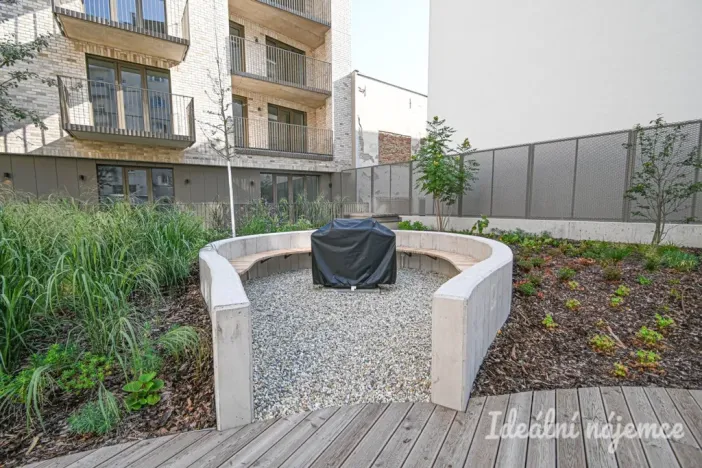 Pronájem bytu 1+kk, Brno, Bratislavská, 35 m2