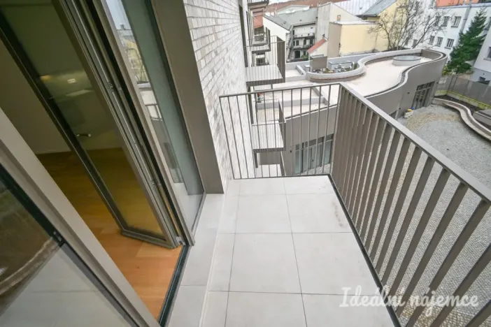 Pronájem bytu 1+kk, Brno, Bratislavská, 35 m2