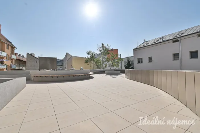 Pronájem bytu 1+kk, Brno, Bratislavská, 35 m2