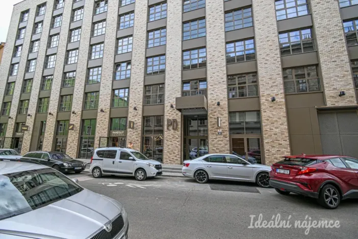 Pronájem bytu 1+kk, Brno, Bratislavská, 35 m2