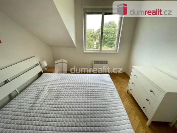 Pronájem bytu 2+kk, Praha - Smíchov, Na Skalce, 43 m2