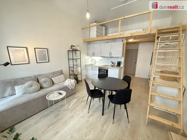 Pronájem bytu 1+kk, Praha - Smíchov, Na Valentince, 42 m2