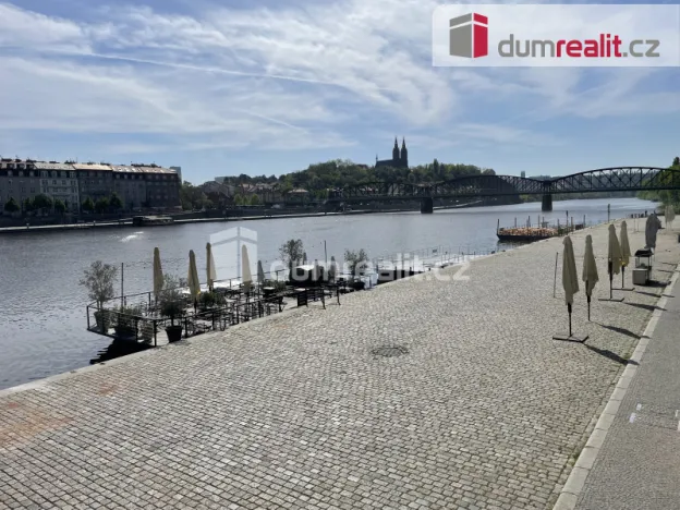 Pronájem bytu 1+kk, Praha - Smíchov, Na Valentince, 42 m2