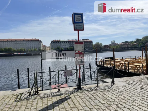 Pronájem bytu 1+kk, Praha - Smíchov, Na Valentince, 42 m2