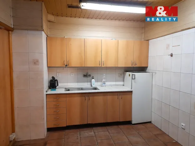 Pronájem zemědělského objektu, Lešná, 379 m2