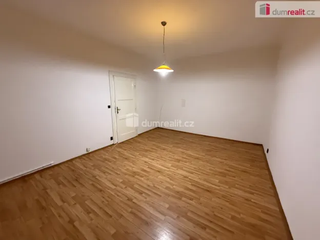 Pronájem bytu 1+1, Praha - Nusle, Nuselská, 36 m2