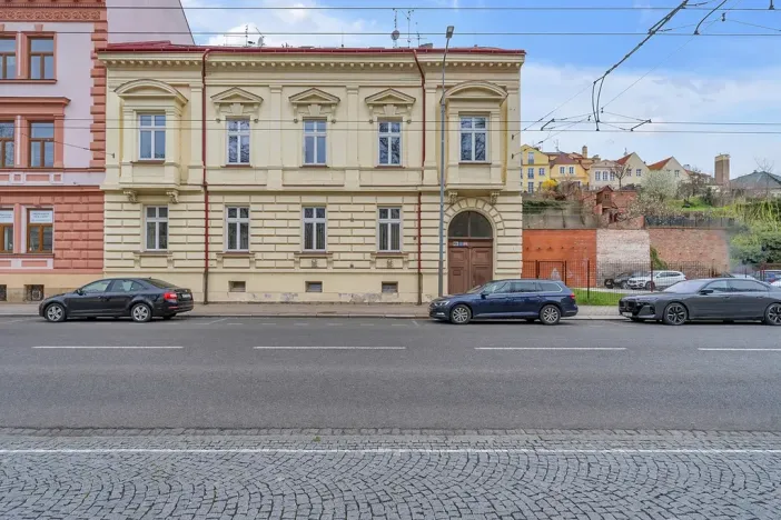 Prodej bytu 2+1, Hradec Králové, Komenského, 98 m2