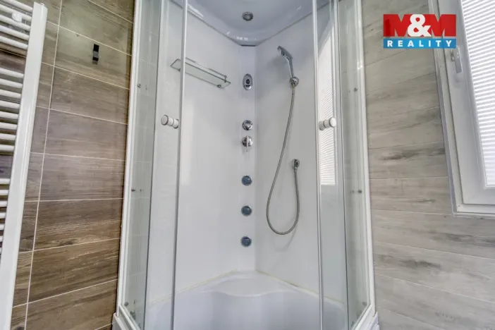 Prodej obchodního prostoru, Stružná, 216 m2