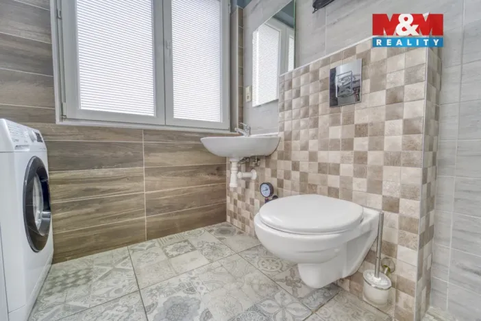 Prodej obchodního prostoru, Stružná, 216 m2