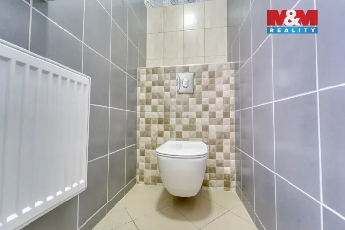 Prodej obchodního prostoru, Stružná, 216 m2