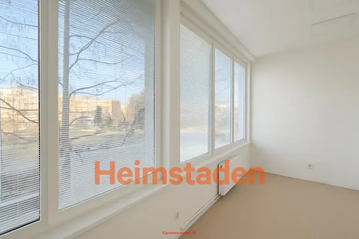 Pronájem kanceláře, Havířov - Město, nám. Republiky, 72 m2