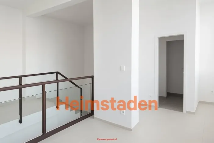 Pronájem kanceláře, Havířov - Město, nám. Republiky, 72 m2