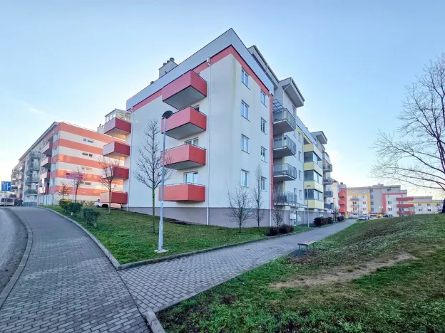 Pronájem bytu 1+kk, Brno - Žebětín, Lišejníková, 38 m2