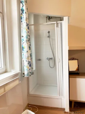 Pronájem bytu 1+kk, Praha - Vršovice, 28. pluku, 27 m2