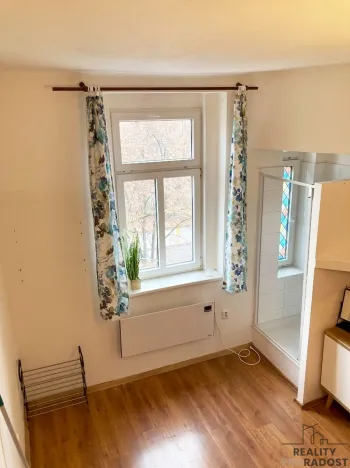 Pronájem bytu 1+kk, Praha - Vršovice, 28. pluku, 27 m2