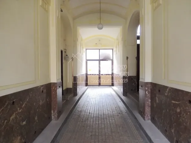 Pronájem komerční nemovitosti, Praha - Karlín, Pernerova, 358 m2