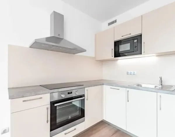 Pronájem bytu 1+kk, Praha - Vysočany, Ocelářská, 35 m2