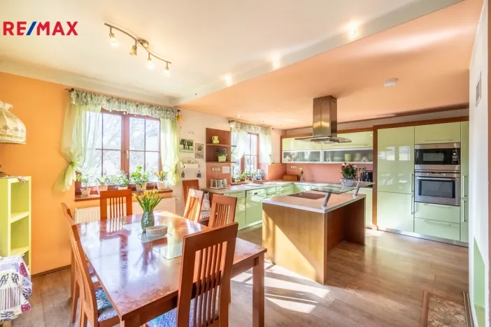 Prodej rodinného domu, Ondřejov - Třemblat, Výstavní, 286 m2