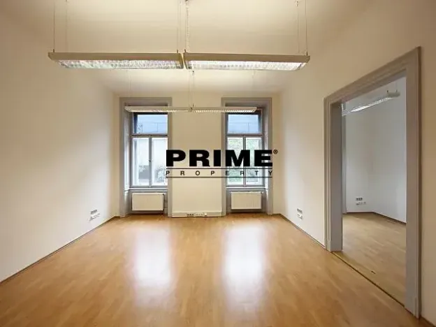 Pronájem kanceláře, Praha - Smíchov, Štefánikova, 70 m2