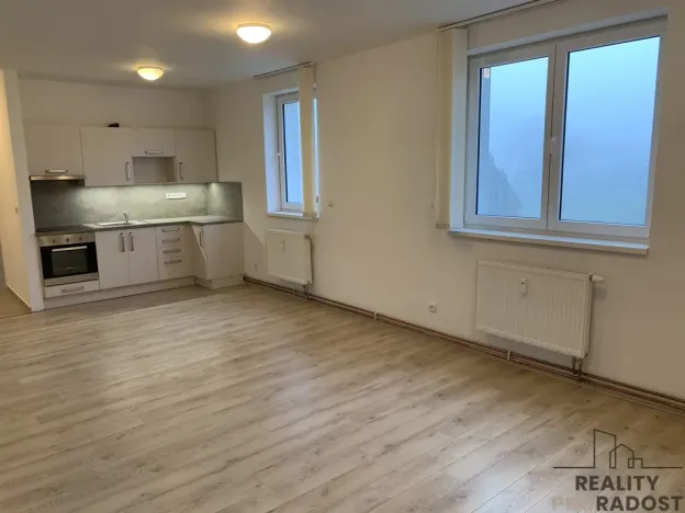 Pronájem bytu 3+kk, Ledenice, Náměstí, 70 m2