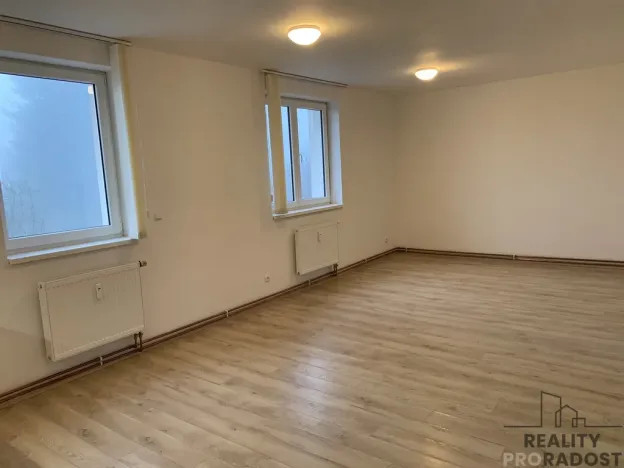 Pronájem bytu 3+kk, Ledenice, Náměstí, 70 m2