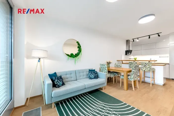 Pronájem bytu 2+kk, Praha - Libeň, Vojenova, 62 m2